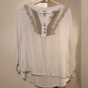 Cute white flowy shirt